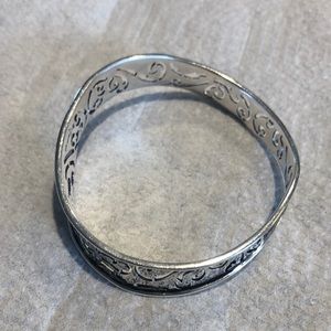 Sterling Silver, Wavy Silpada Bangle Bracelet 23.9g